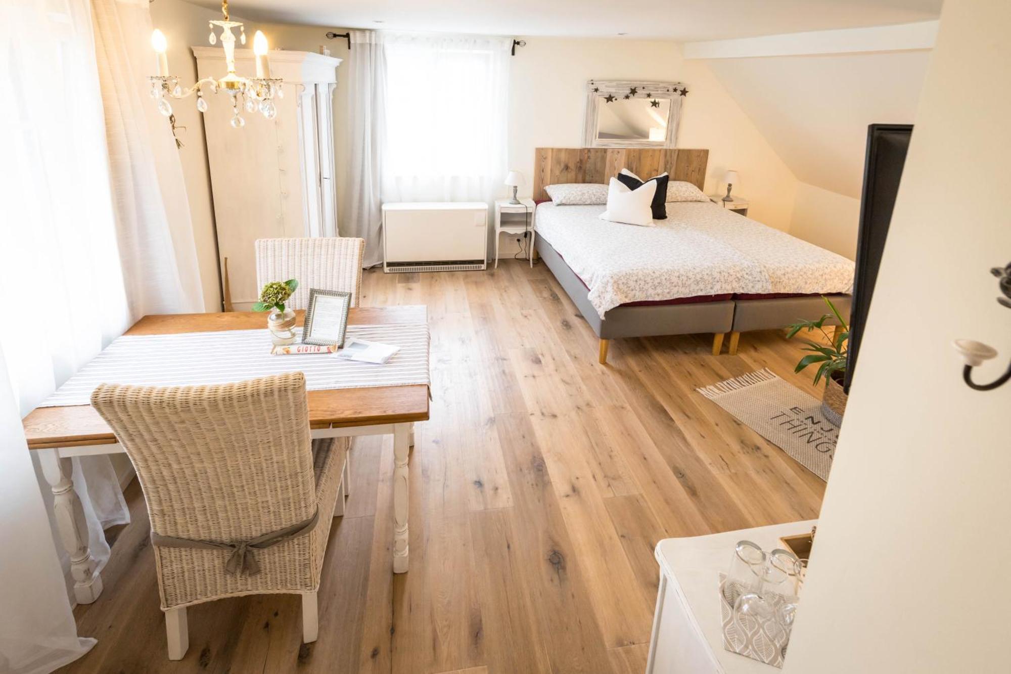 Romantik-Suite Nordelsass B&B Oberhoffen-les-Wissembourg Buitenkant foto